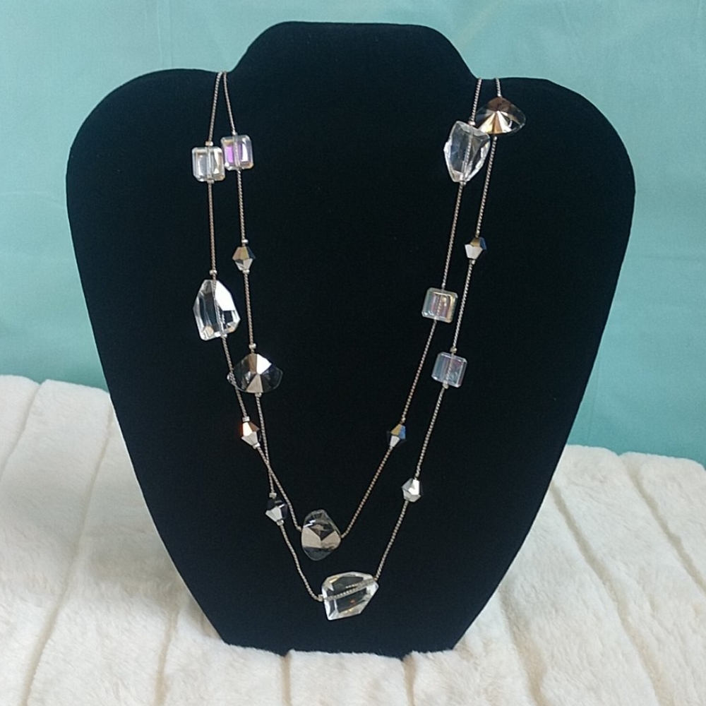 Premier Designs glass bead necklace